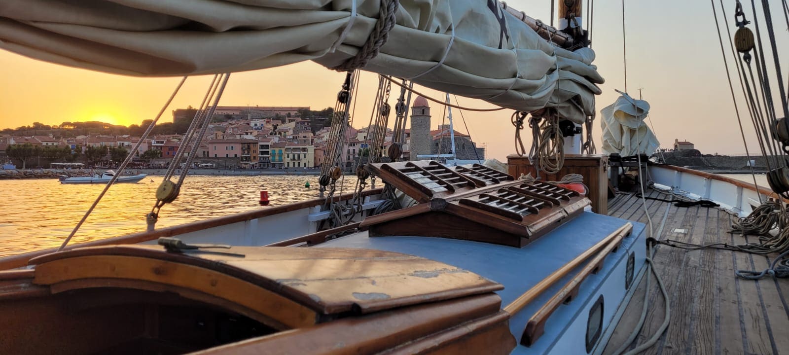 Le Madcap à Collioure – cotre pilote de 1874 géré par l'association Madcap1874